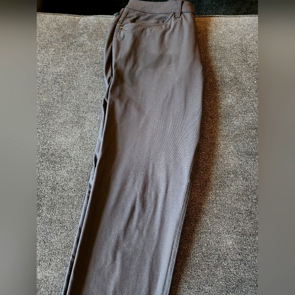 Lululemon ABC Slim-Fit 5 Pocket Pant 32" Warpstreme - Black - 31" Waist - Picture 4 of 7